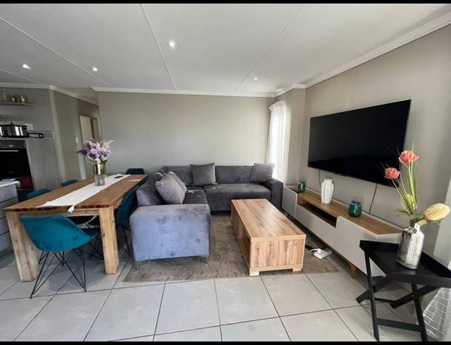 3 BEDROOM HOUSE FOR SALE IN COSMO CITY